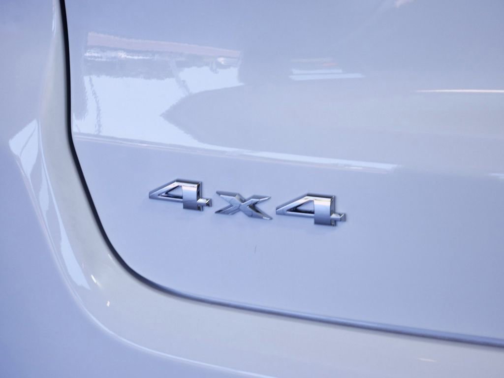 Used 2024 Jeep Compass Latitude image 12