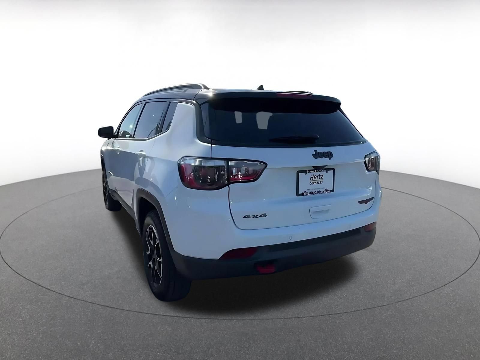 Used 2025 Jeep Compass Trailhawk AWD/4WD image 10