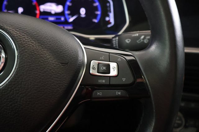 Used 2019 Volkswagen Jetta SEL w/ Cold Weather Package FWD image 17