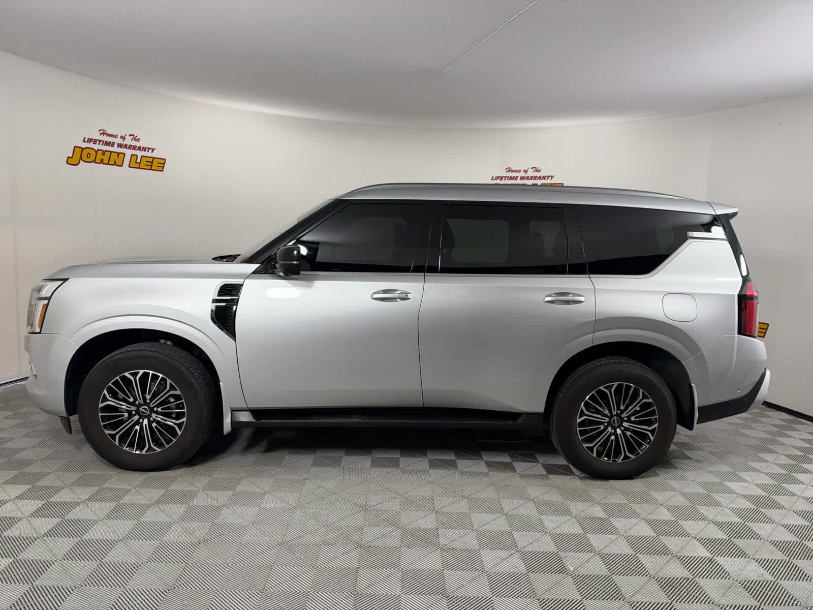 Certified 2025 Nissan Armada SL w/ Captain's Chari Seat Package RWD image 2