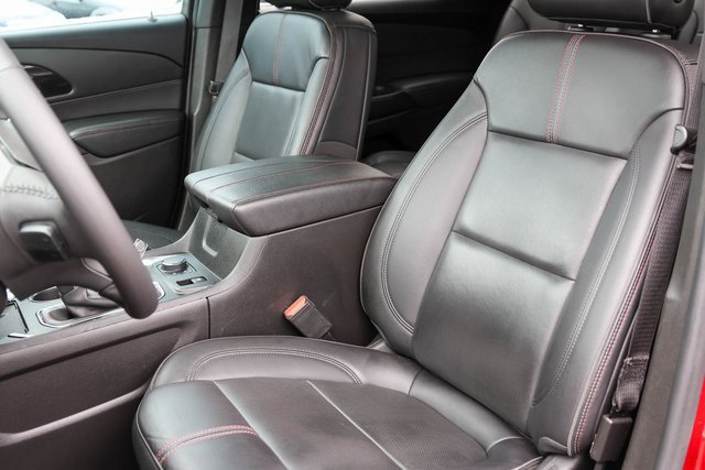 Used 2022 Chevrolet Traverse RS image 12