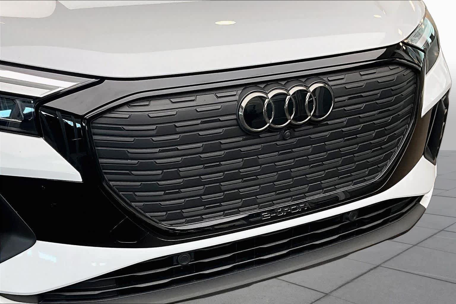 Used 2025 Audi Q4 e-tron Premium Plus w/ Premium Plus RWD image 30