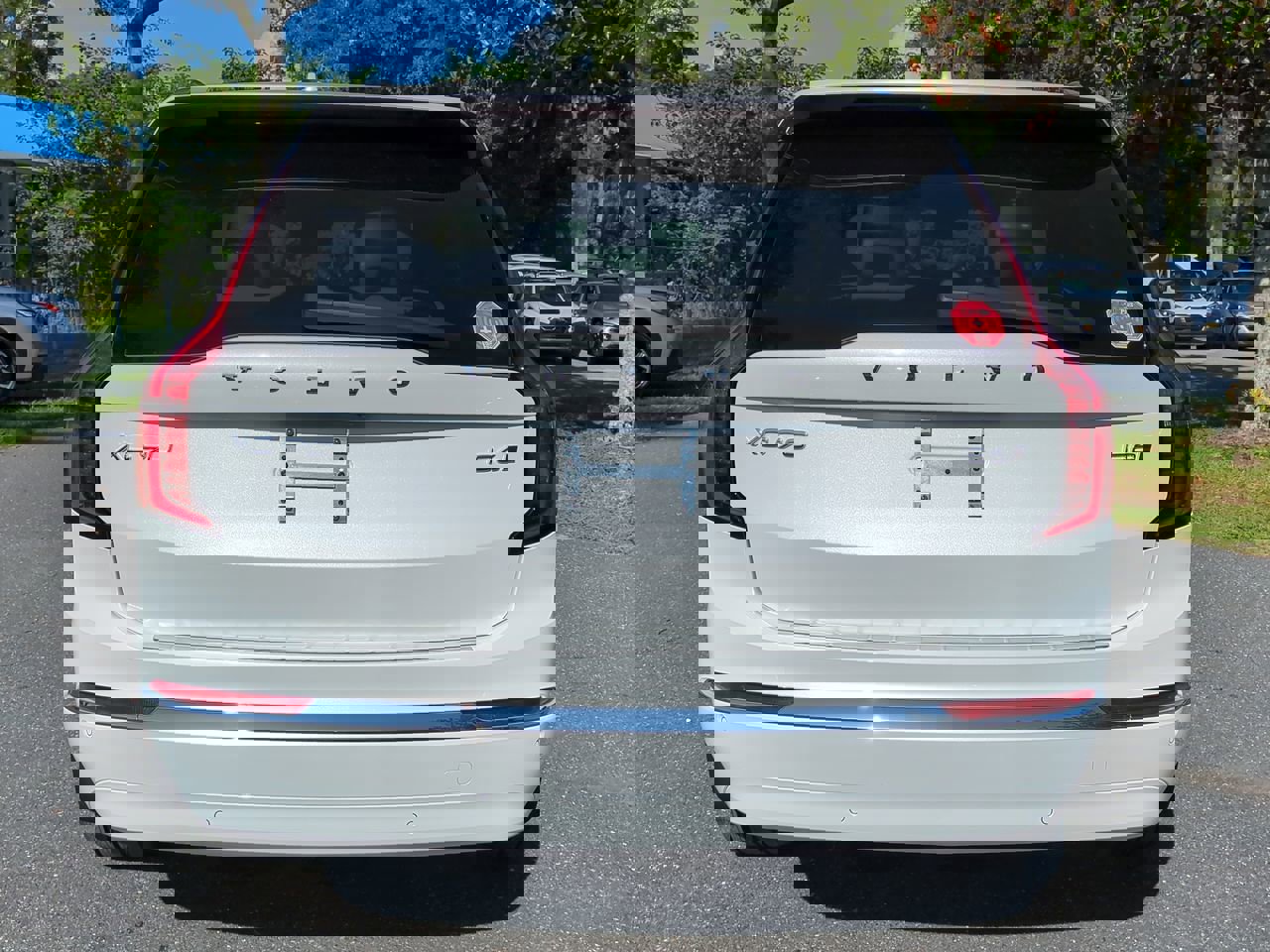 New 2026 Volvo XC90 B6 Plus w/ Protection Package Premier image 5