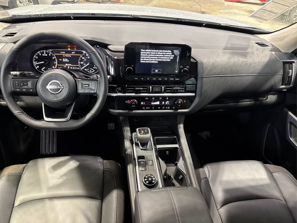 New 2025 Nissan Pathfinder SL image 23