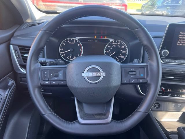 Used 2025 Nissan Rogue SV AWD/4WD image 11