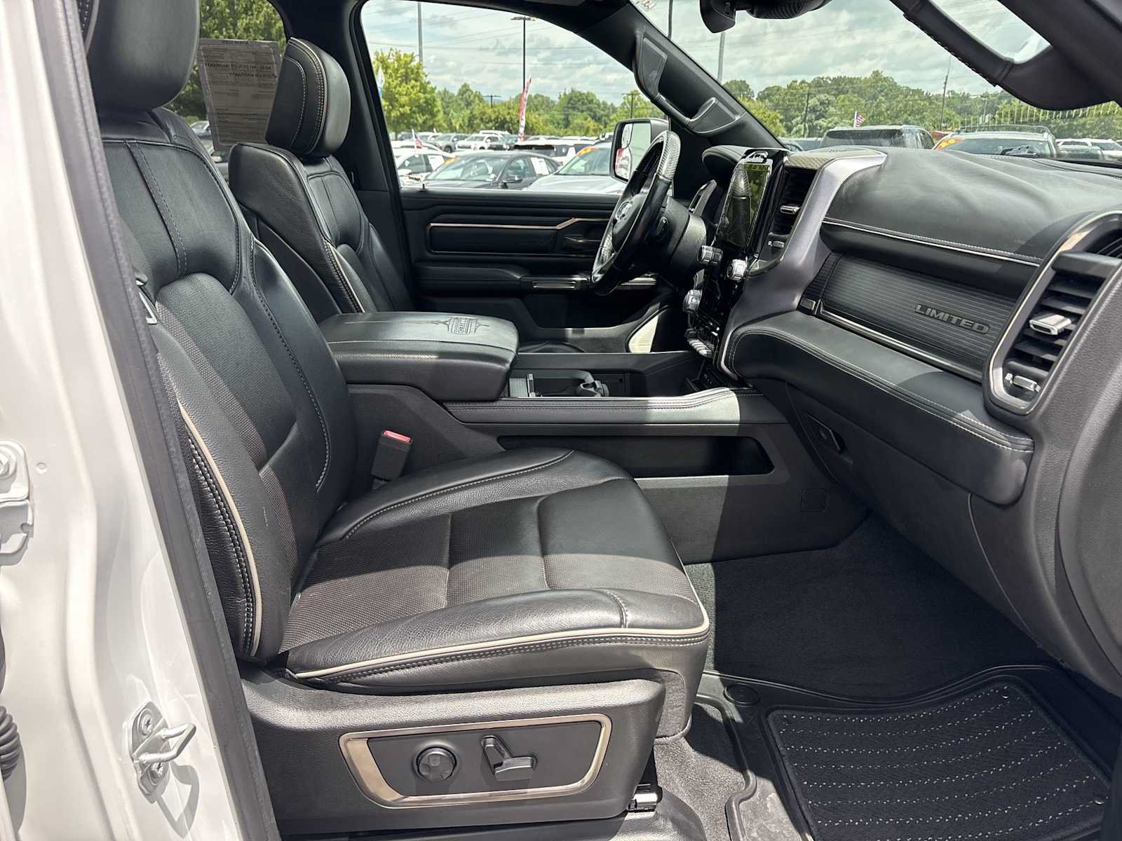 Used 2019 RAM 1500 Limited AWD/4WD image 29