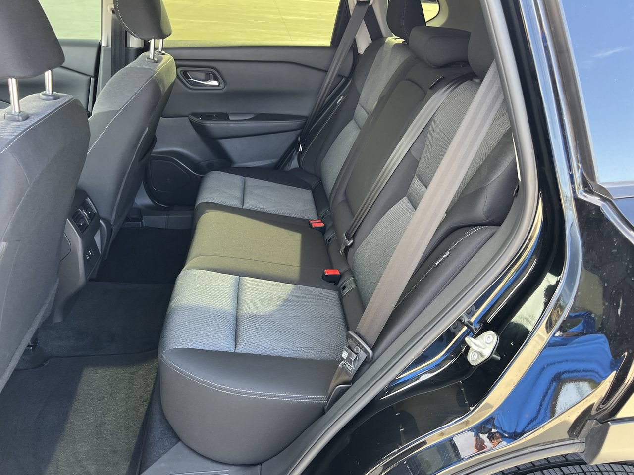 Certified 2025 Nissan Rogue SV AWD/4WD image 24