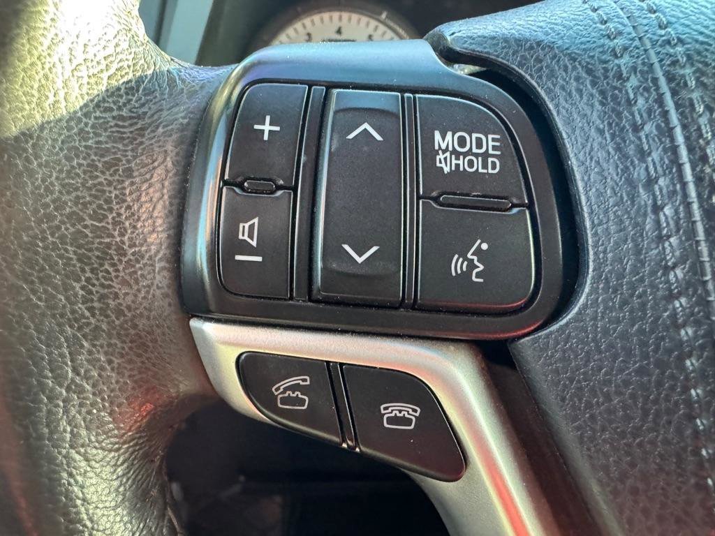 Used 2017 Toyota Sienna SE image 18