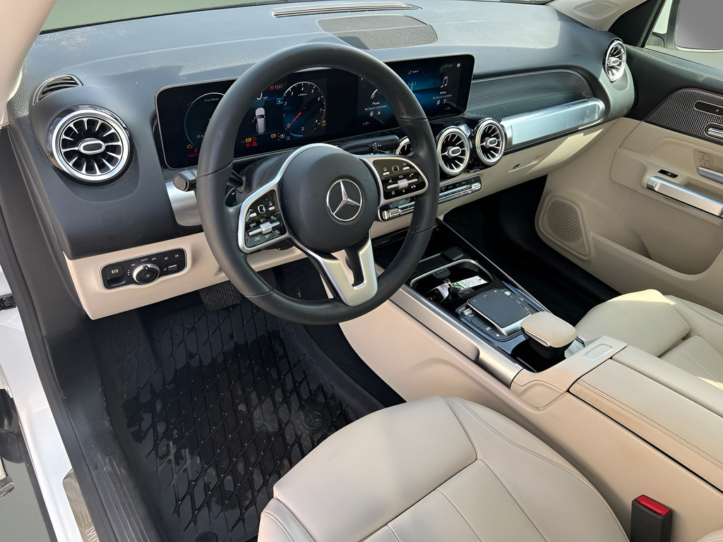 Used 2021 Mercedes-Benz GLB 250 4MATIC image 17