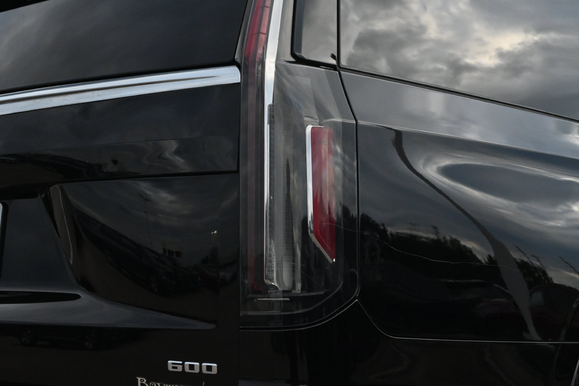Used 2021 Cadillac Escalade ESV Premium Luxury w/ Performance Package RWD image 21