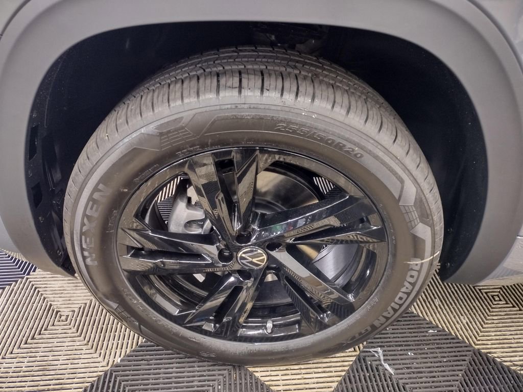 New 2026 Volkswagen Atlas Cross Sport SEL R-Line image 6