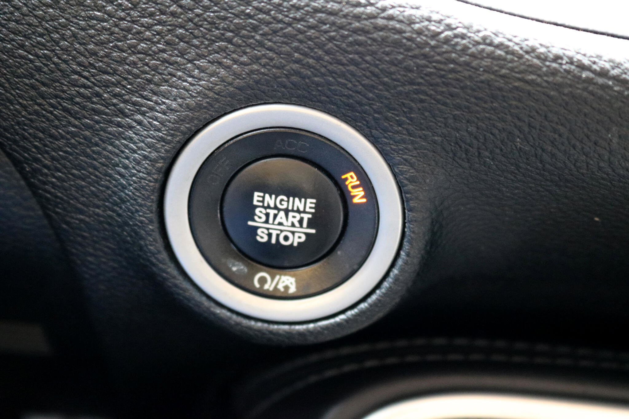 Used 2018 Dodge Challenger R/T Scat Pack w/ Leather Interior Group image 27