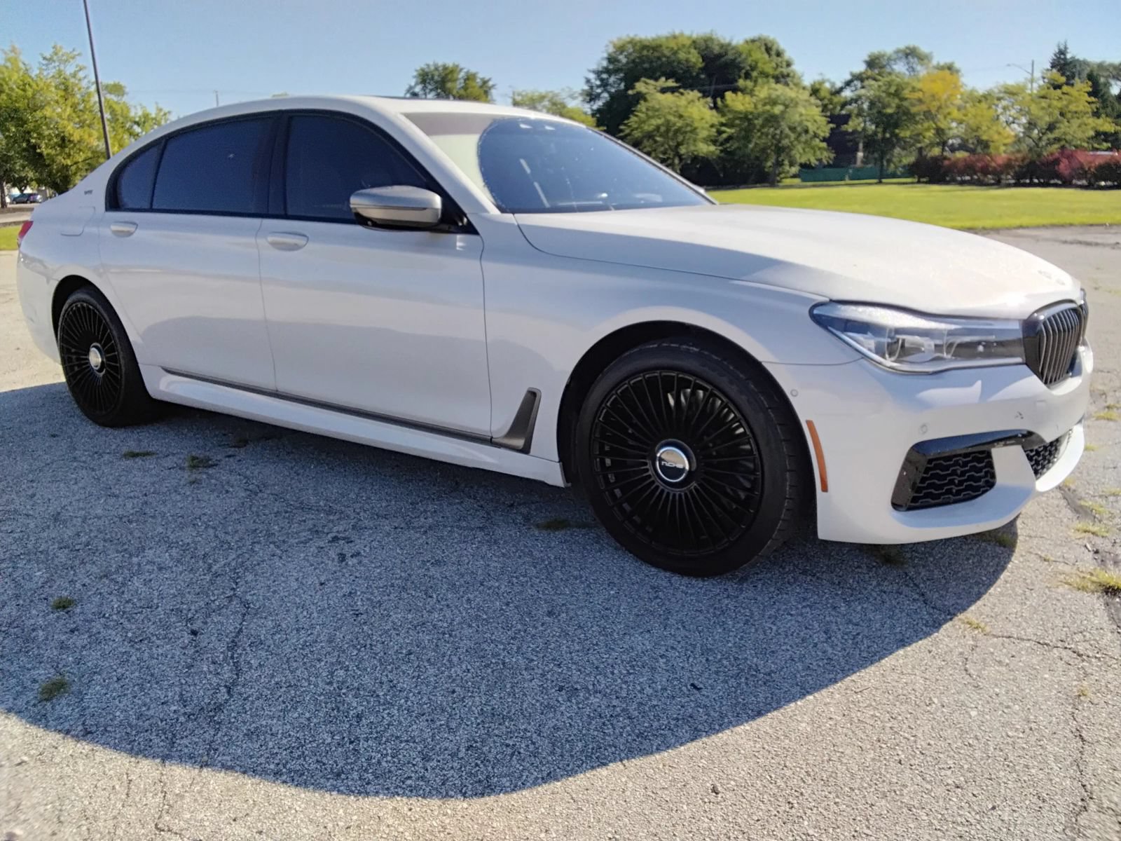 Used 2018 BMW M760i xDrive AWD/4WD image 3
