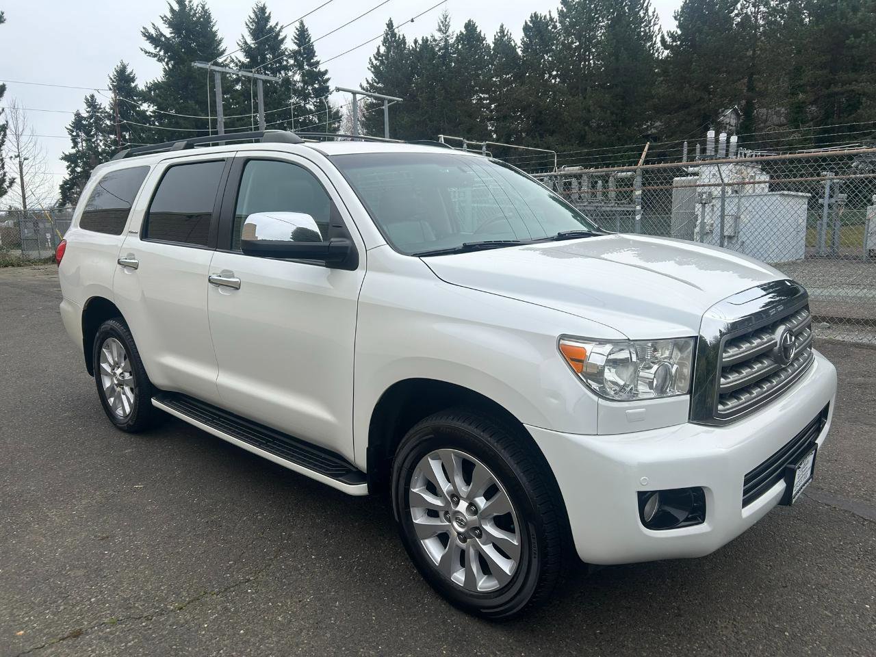 Used 2016 Toyota Sequoia Platinum AWD/4WD image 3