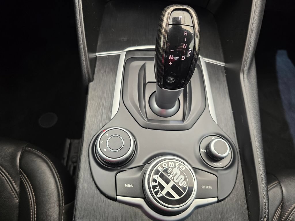 Used 2019 Alfa Romeo Giulia RWD image 26