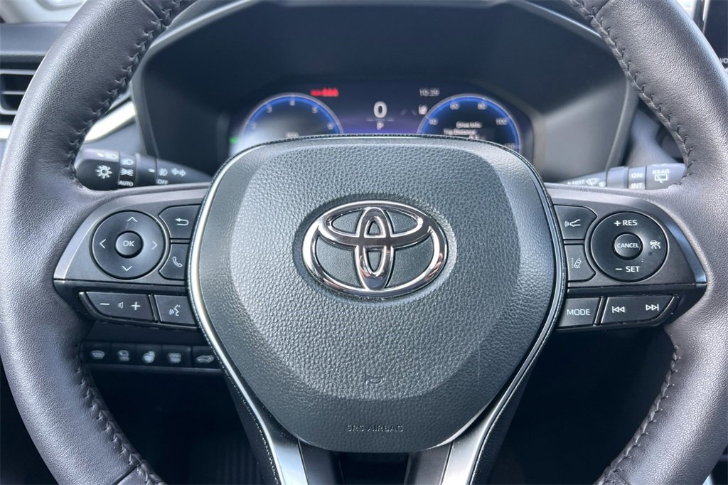 Used 2025 Toyota RAV4 Limited image 25
