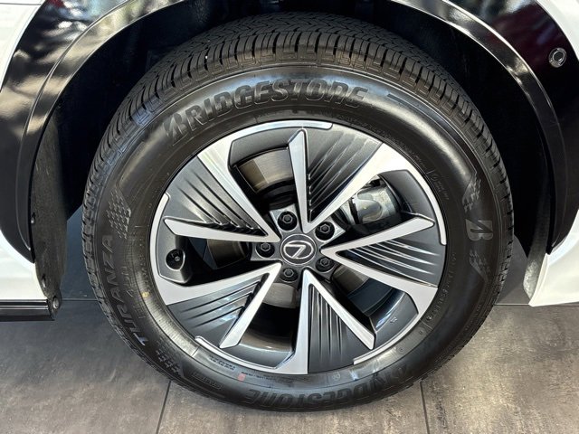 Used 2024 Lexus RZ 300e Premium image 39