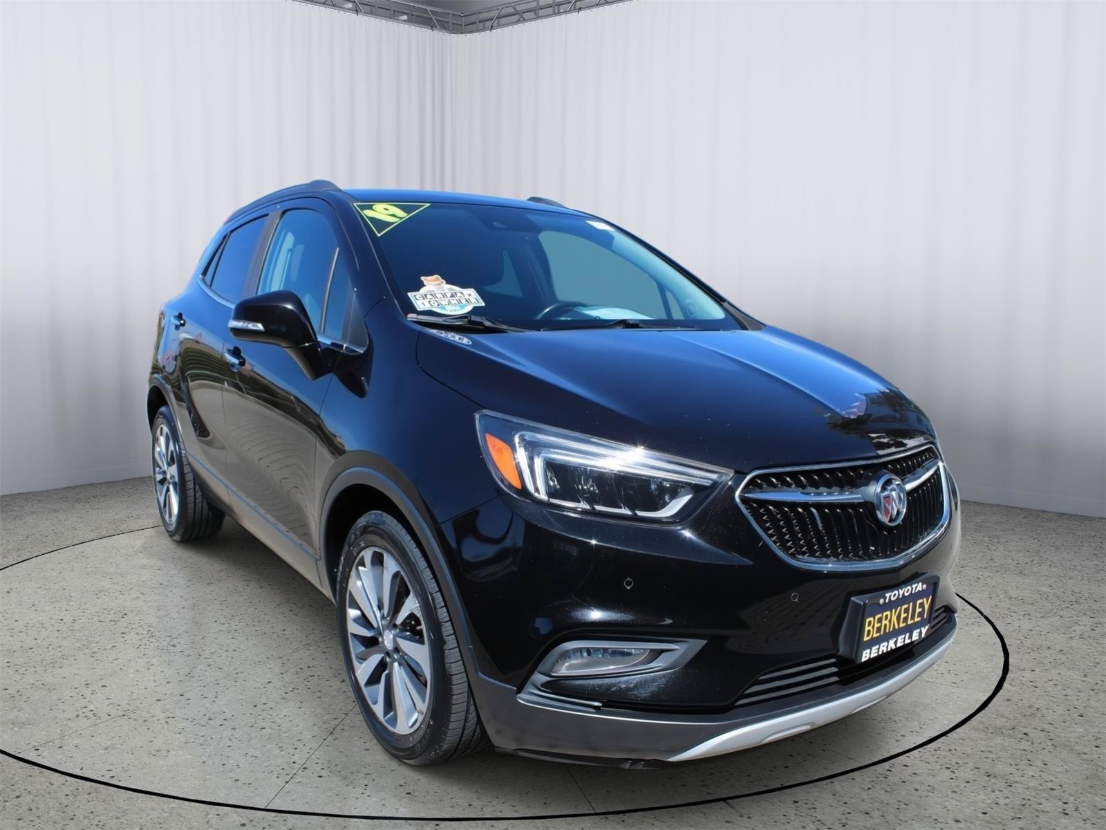 Used 2019 Buick Encore Essence w/ Safety Package II FWD image 1