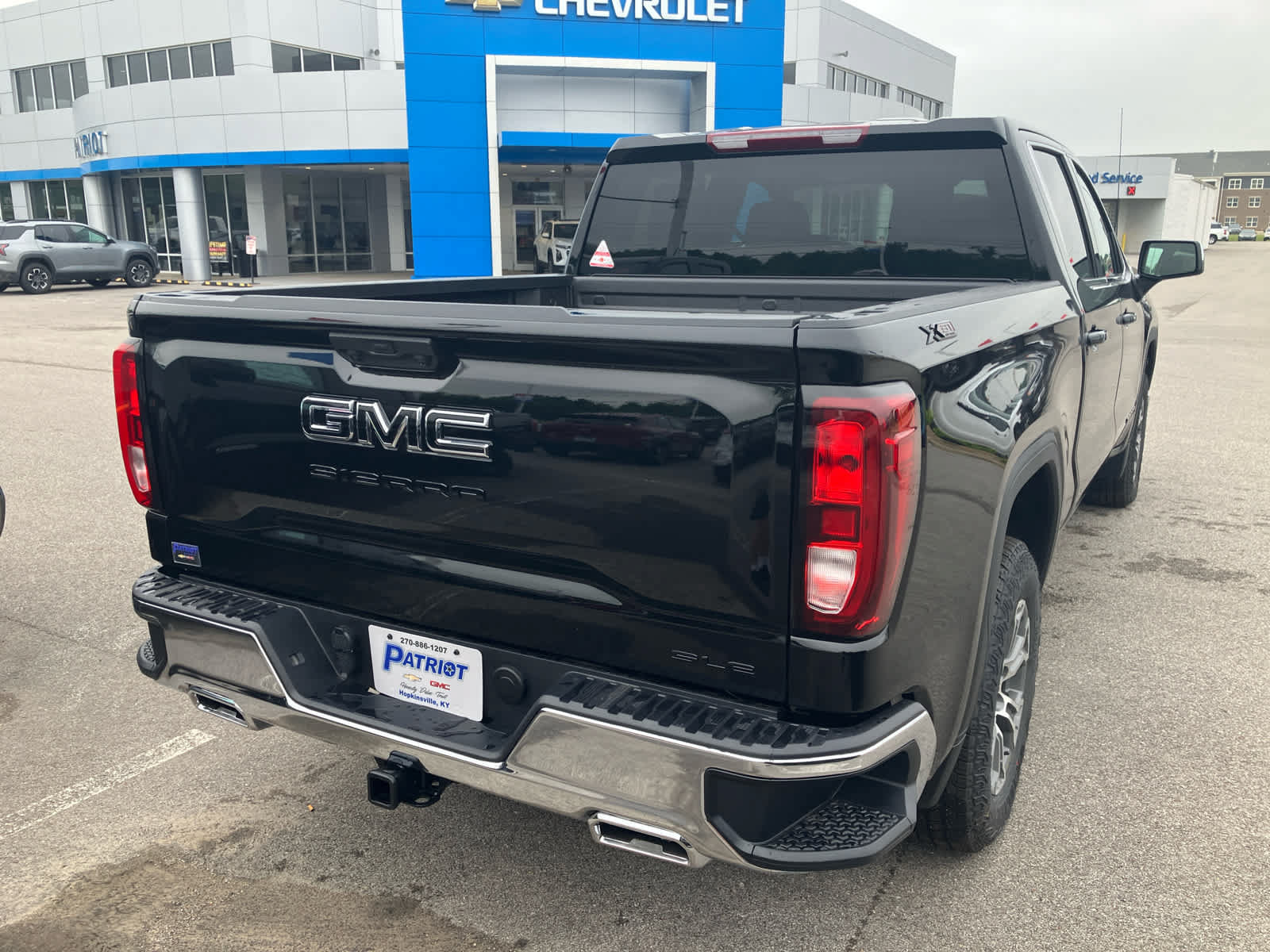 New 2026 GMC Sierra 1500 SLE w/ X31 Off-Road Package AWD/4WD image 8