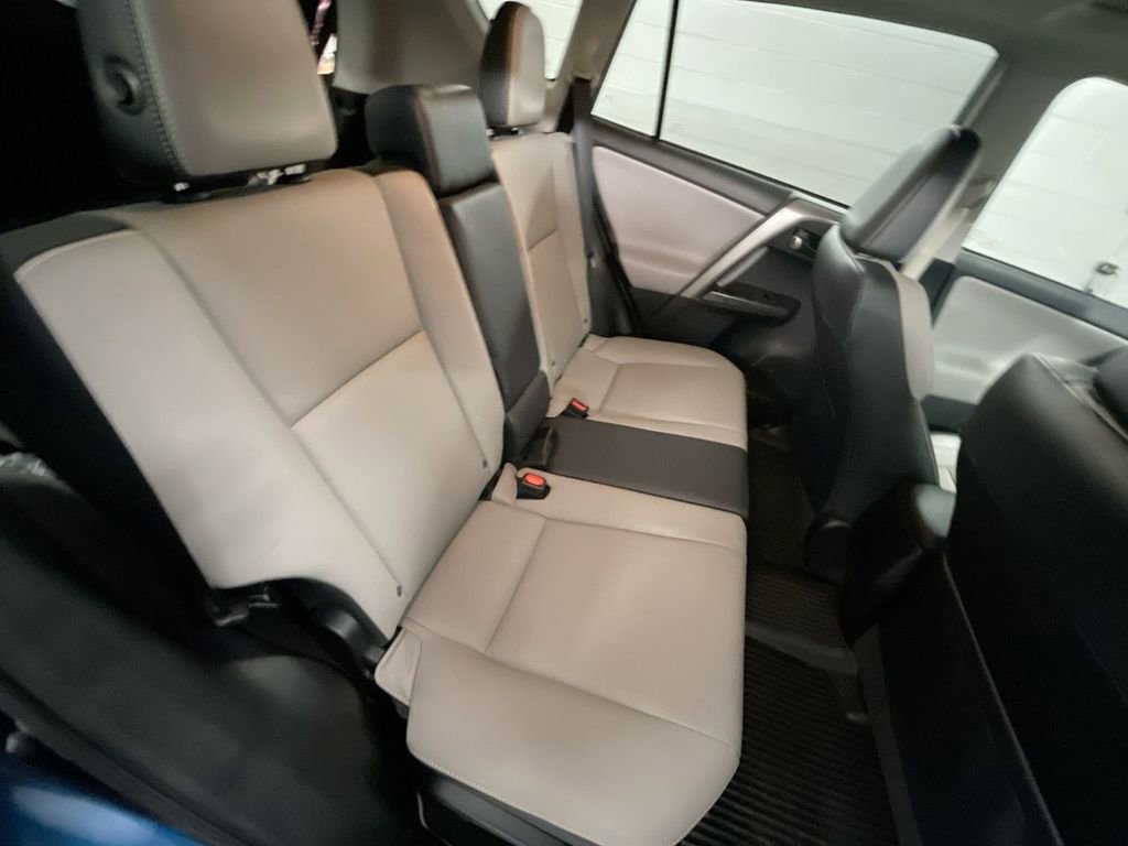 Used 2018 Toyota RAV4 Platinum image 26