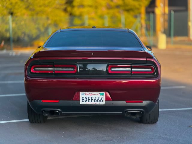 Used 2019 Dodge Challenger R/T w/ Driver Convenience Group RWD image 18