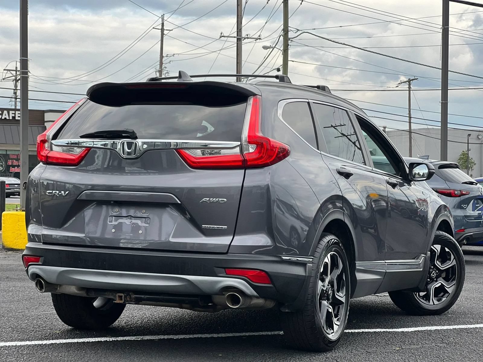Used 2017 Honda CR-V Touring image 3