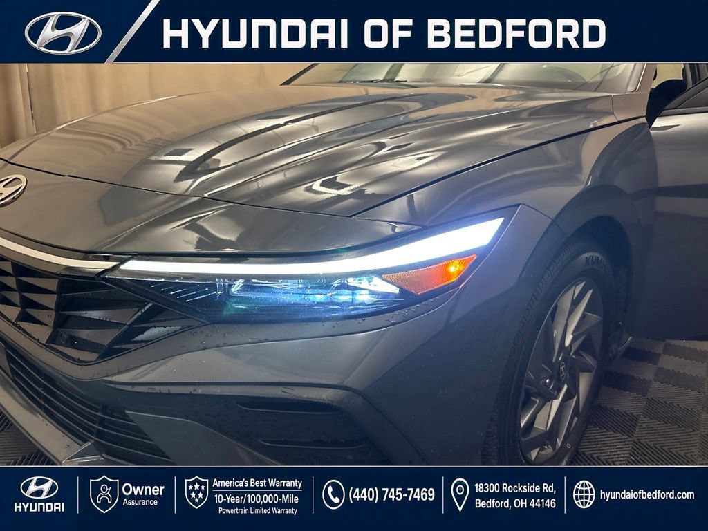 Used 2024 Hyundai Elantra SEL FWD image 12