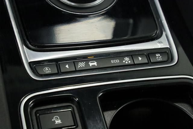 Used 2020 Jaguar F-PACE Premium AWD/4WD image 18