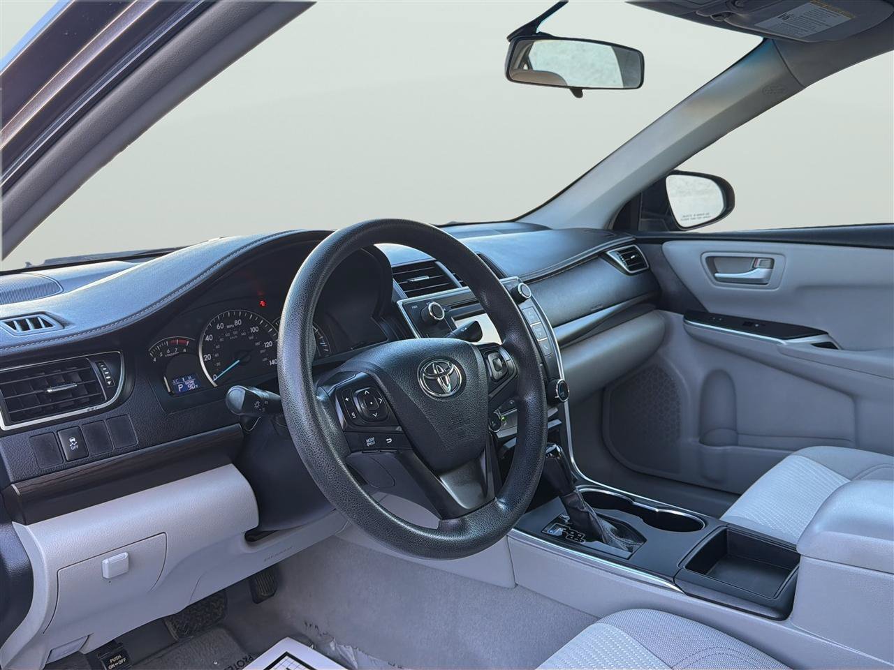 Used 2015 Toyota Camry LE FWD image 11