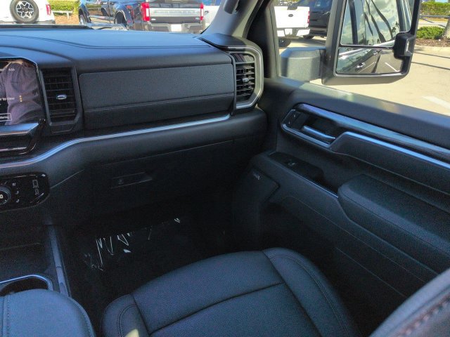 Used 2025 Chevrolet Silverado 2500 LTZ AWD/4WD image 16