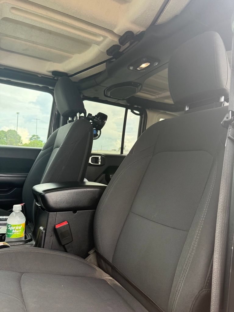 Used 2018 Jeep Wrangler Unlimited Sport S AWD/4WD image 10