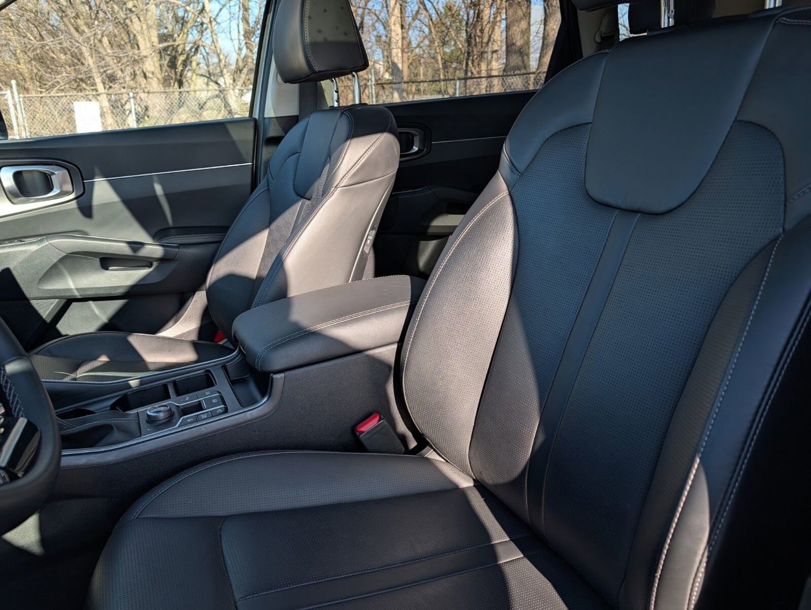 Used 2025 Kia Sorento EX w/ Panoramic Sunroof Package image 20