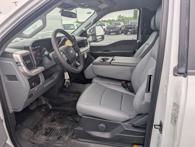 New 2026 Ford F550 4x4 Supercab Super Duty image 14