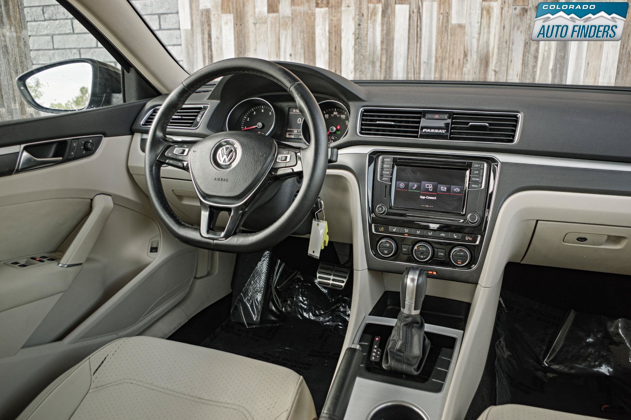 Used 2018 Volkswagen Passat 2.0T R-Line FWD image 16