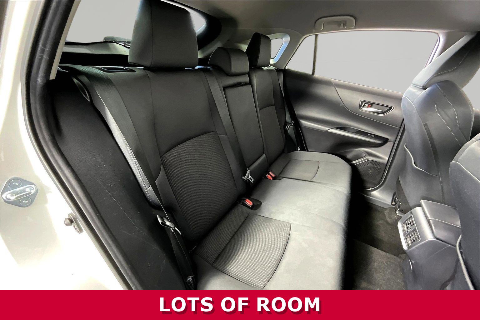 Used 2022 Toyota Venza LE AWD/4WD image 25