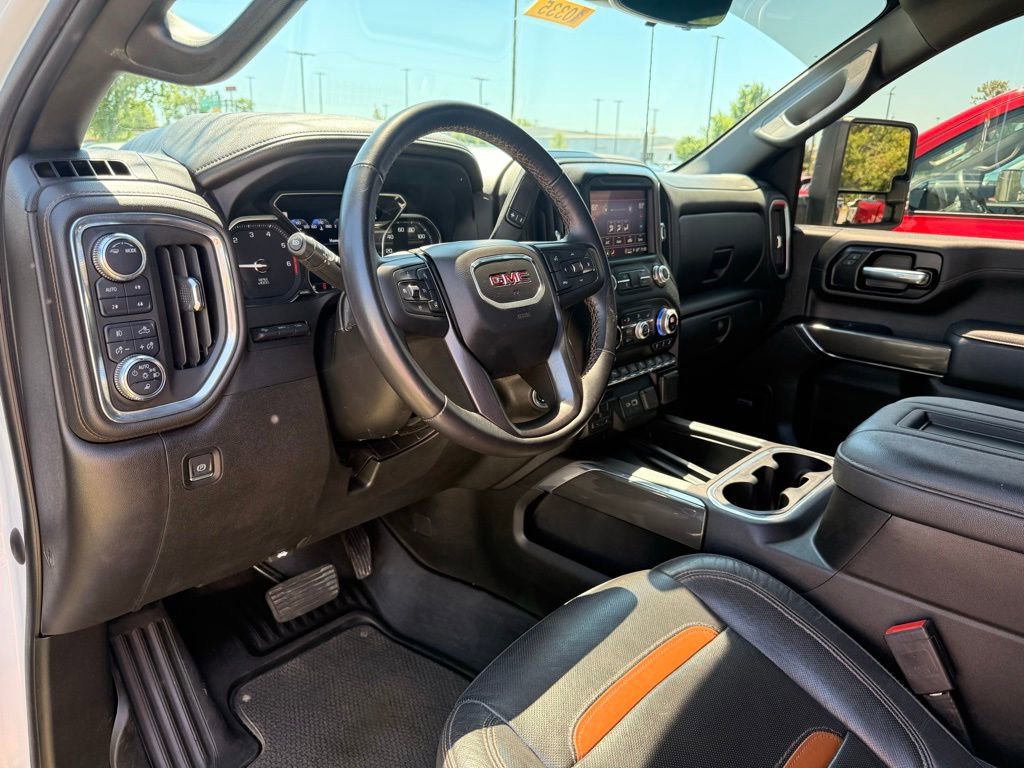 Used 2022 GMC Sierra 2500 AT4 w/ AT4 Premium Plus Package AWD/4WD image 8