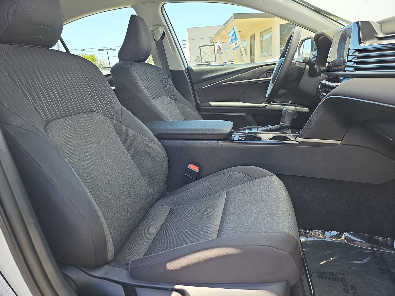 Used 2025 Toyota Camry LE FWD image 10