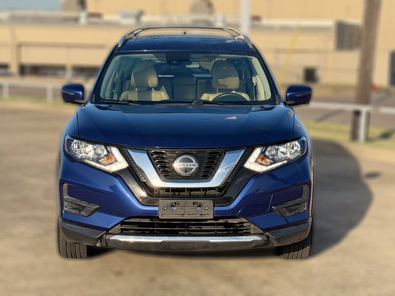 Used 2019 Nissan Rogue SV w/ Sun & Sound Touring Package FWD image 4