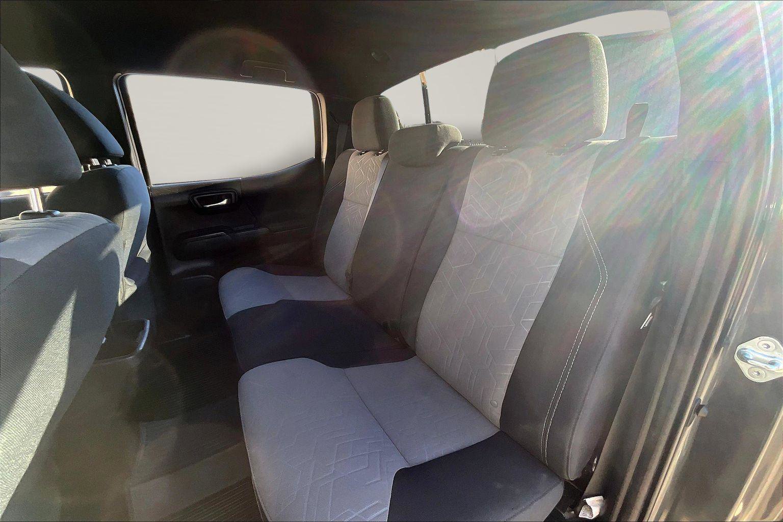 Used 2022 Toyota Tacoma TRD Off-Road image 27