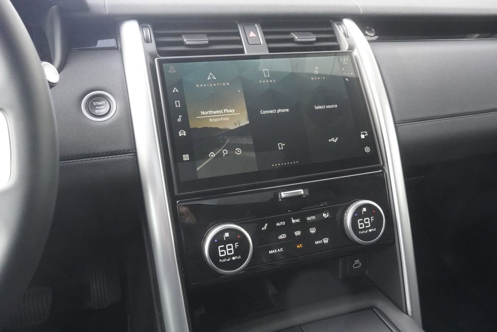 Used 2025 Land Rover Discovery S image 15