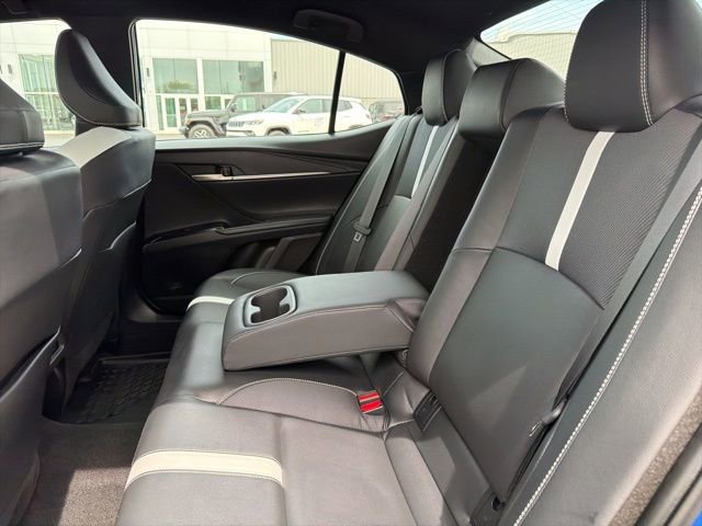 Used 2025 Toyota Camry SE FWD image 31