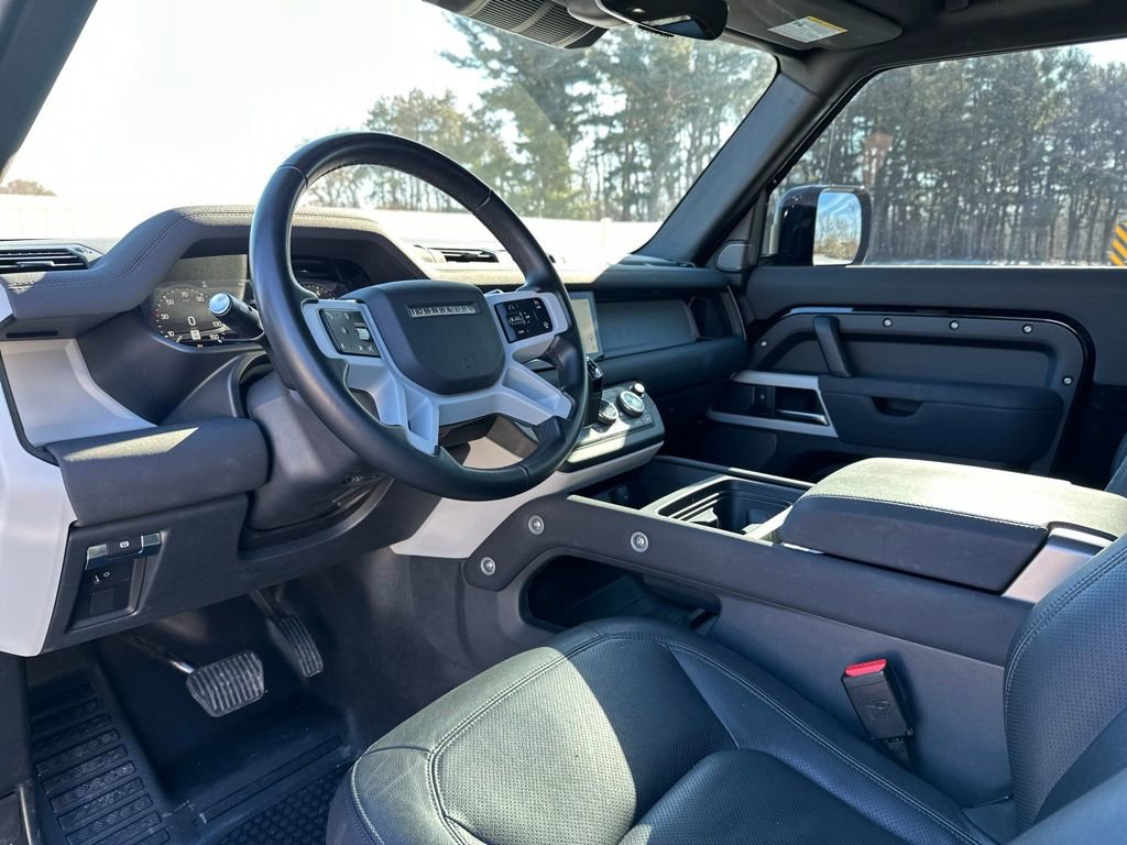 Used 2023 Land Rover Defender 90 S image 14
