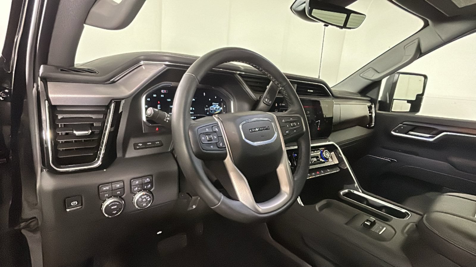 Used 2025 GMC Sierra 2500 Denali w/ Denali Reserve Package AWD/4WD image 17