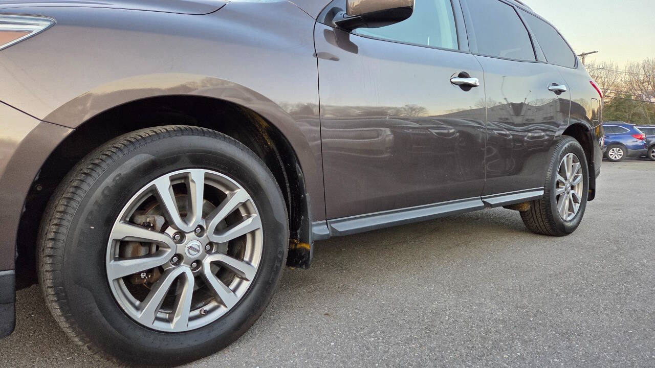 Used 2015 Nissan Pathfinder SV w/ Cargo Package image 6