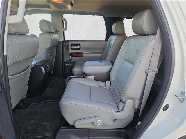 Used 2016 Toyota Sequoia Platinum image 21