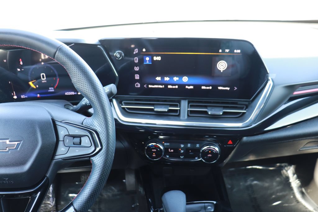 Used 2025 Chevrolet Trax RS w/ Driver Confidence Package FWD image 16