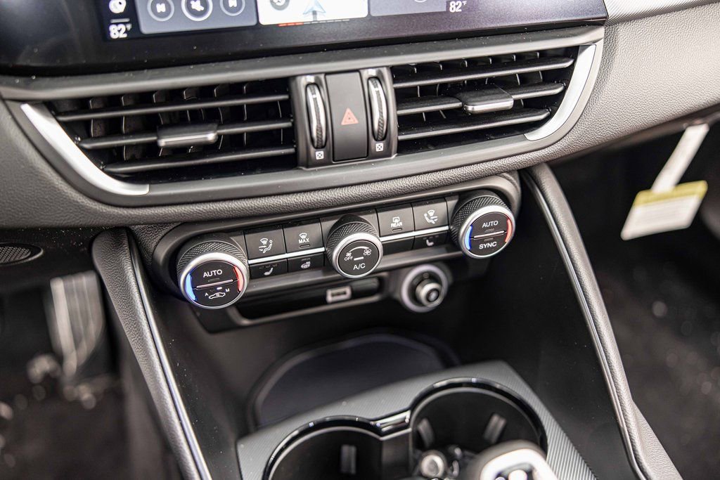 New 2025 Alfa Romeo Giulia AWD w/ Driving Assist Package image 28