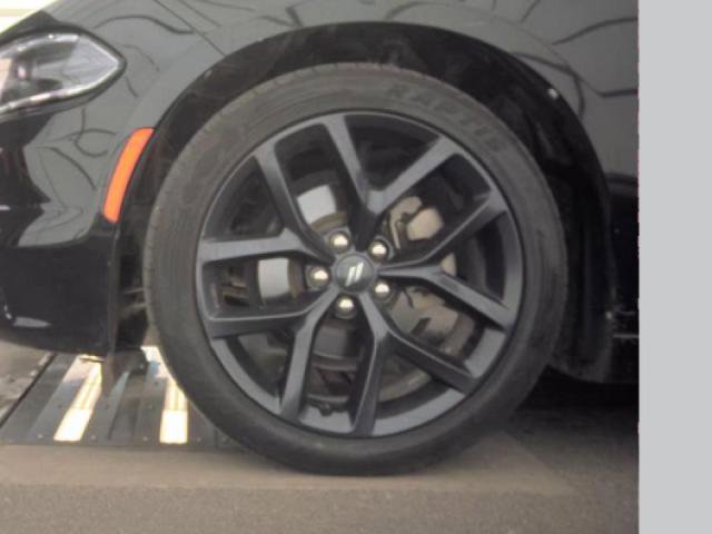 Used 2021 Dodge Charger SXT w/ Blacktop Package RWD image 5