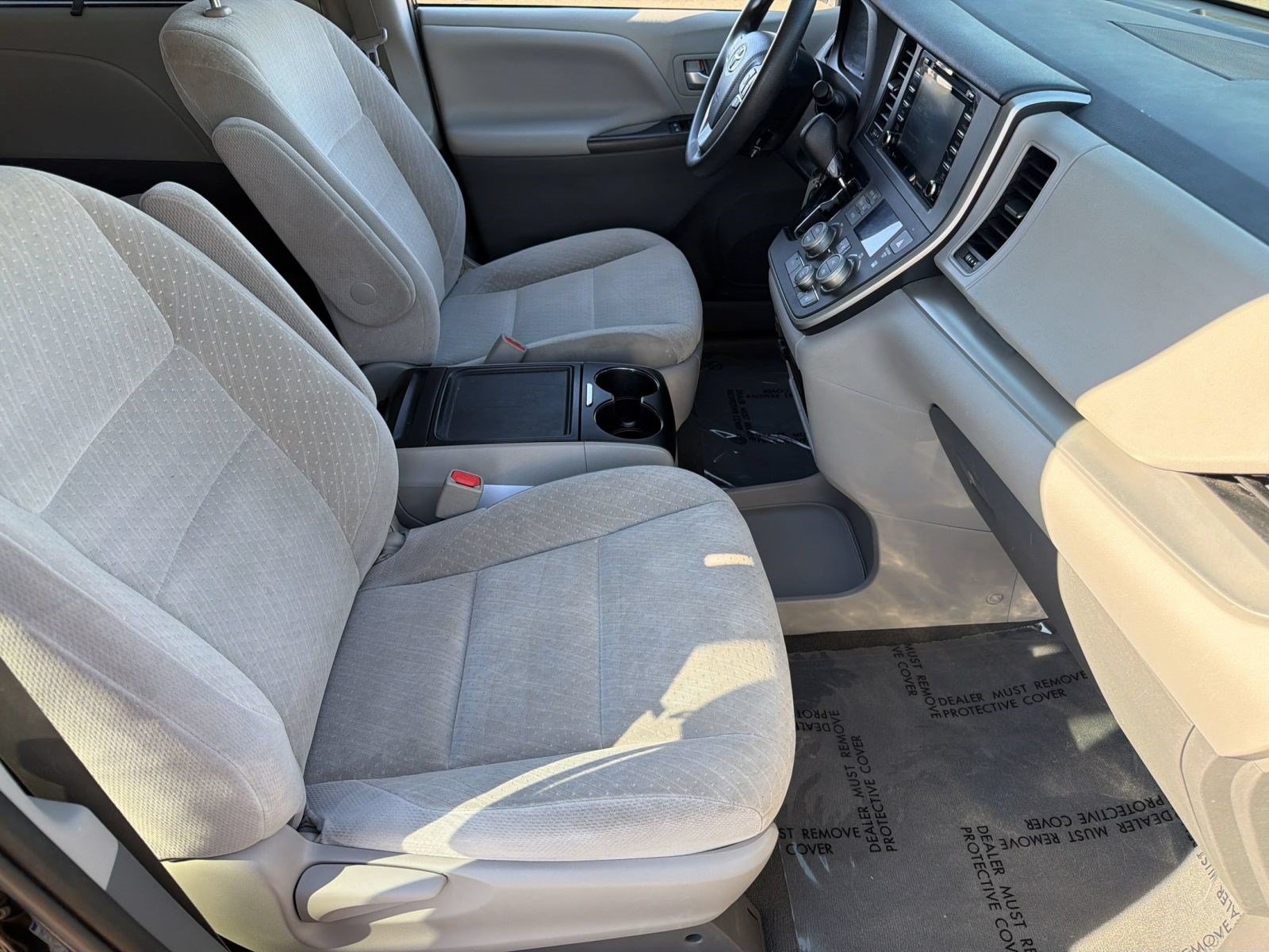 Used 2020 Toyota Sienna LE AWD/4WD image 21