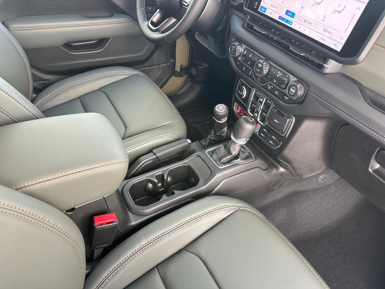 New 2026 Jeep Gladiator Mojave w/ Safety Group AWD/4WD image 15